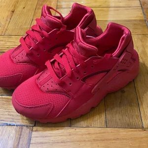 Nike hurachi sneakers